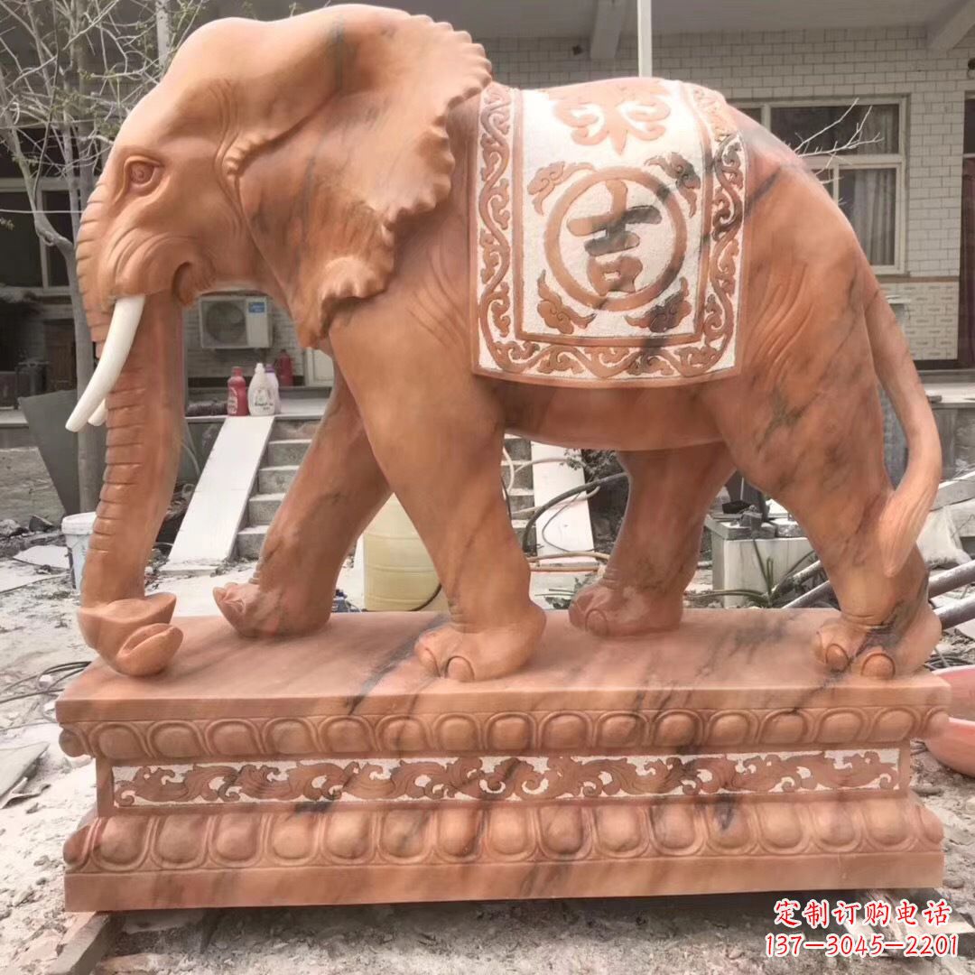 湖北欣赏传统工艺精湛的大象雕塑