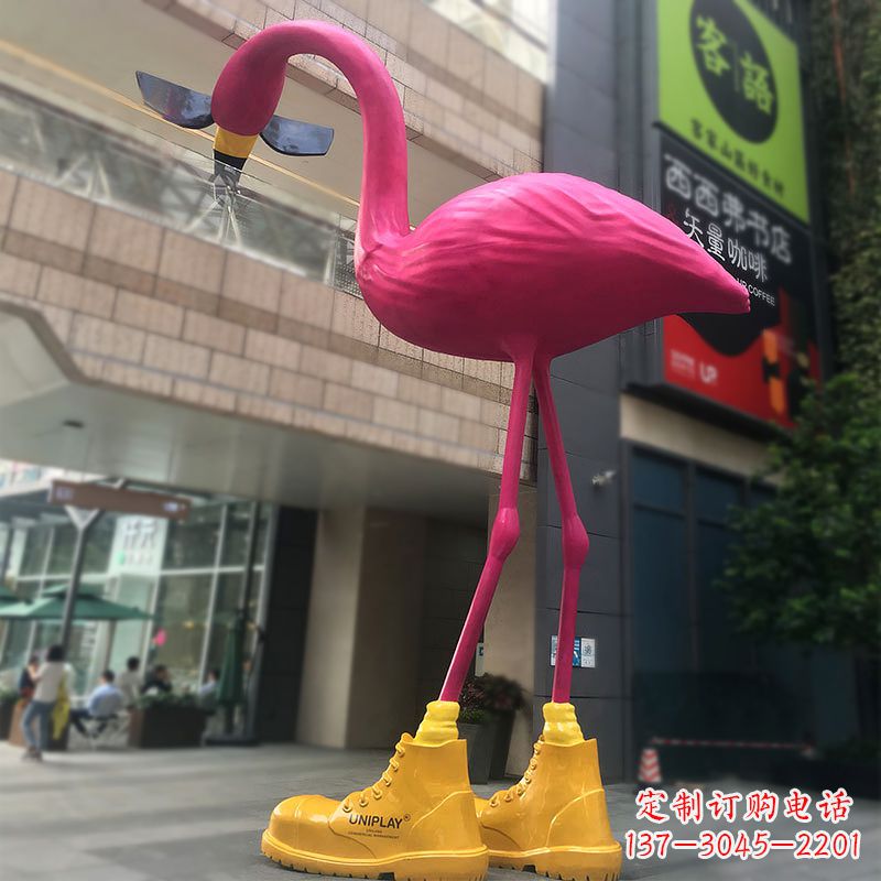 湖北精美多彩的火烈鸟雕塑