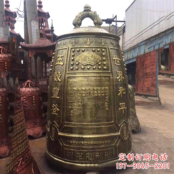 湖北独特祈福——典雅大型铜钟雕塑
