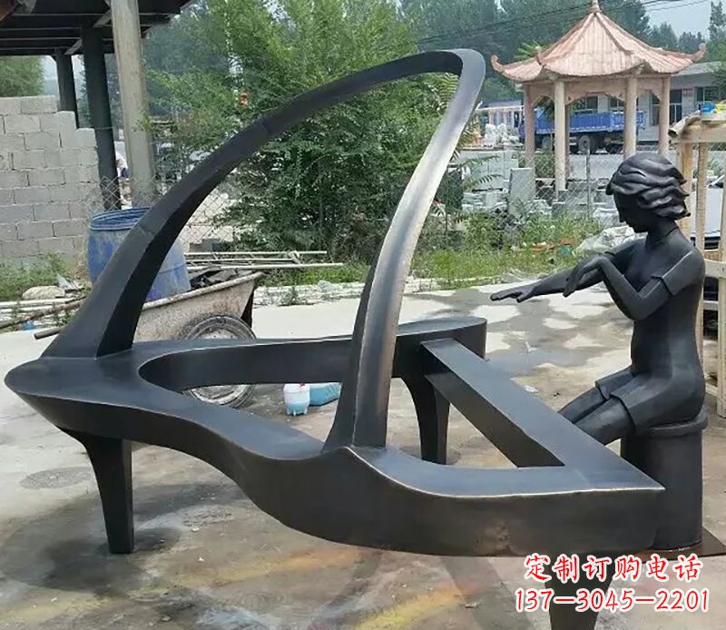 湖北钢琴抽象铜雕