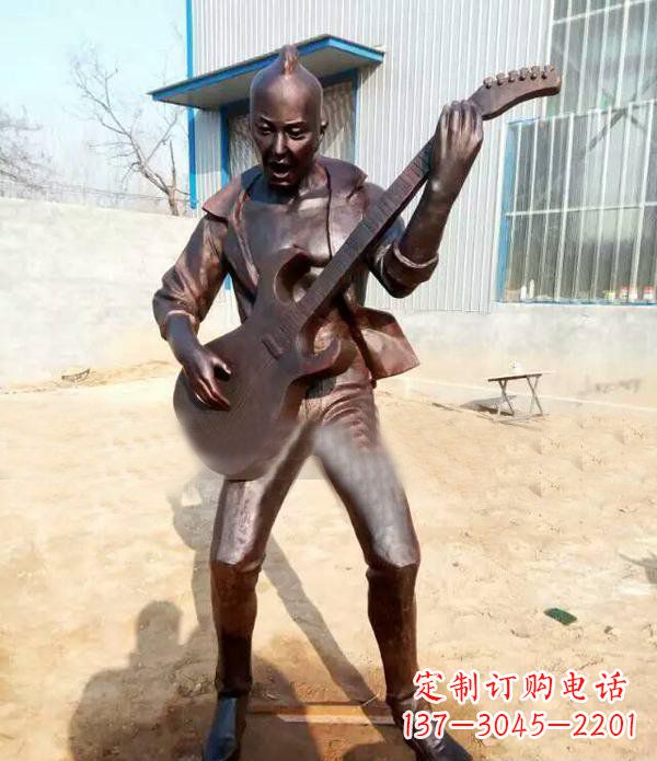 湖北弹吉他公园人物铜雕