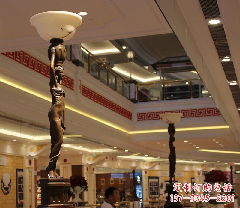 湖北高端玻璃钢仿铜雕塑——女人雕塑