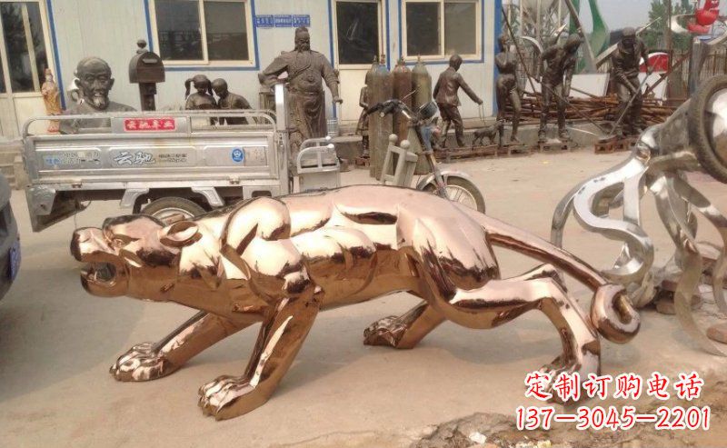 湖北精美不锈钢豹子雕塑