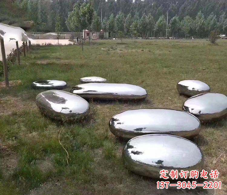 湖北鹅卵石抽象镜面不锈钢雕塑