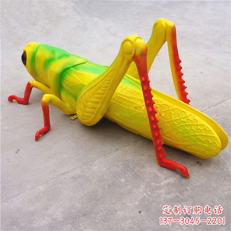 湖北仿真蝗虫玻璃钢蚂蚱雕塑