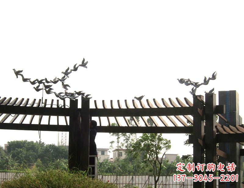 湖北飞翔的鸽子公园园林创意装饰雕塑