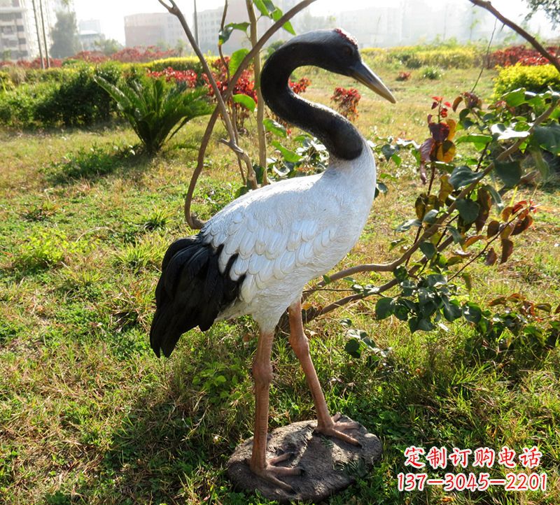 湖北精致仙鹤雕塑,飞翔在自由的天空