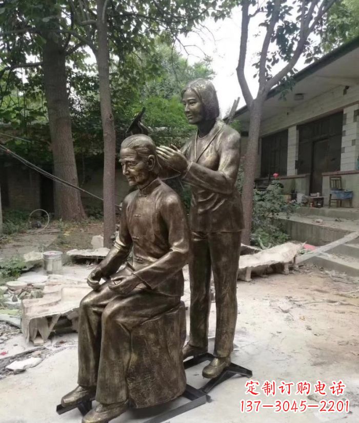 湖北给母亲梳头人物铜雕 (2)