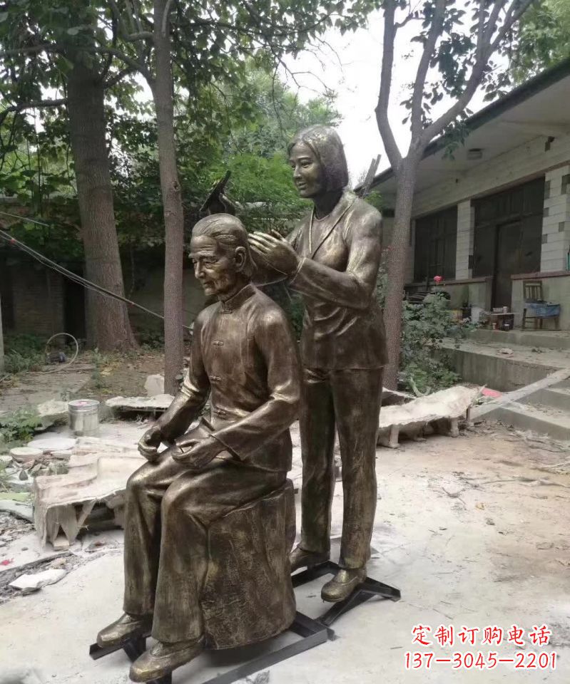 湖北给母亲梳头人物铜雕