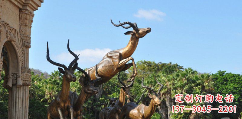 湖北跃动的羚羊雕塑