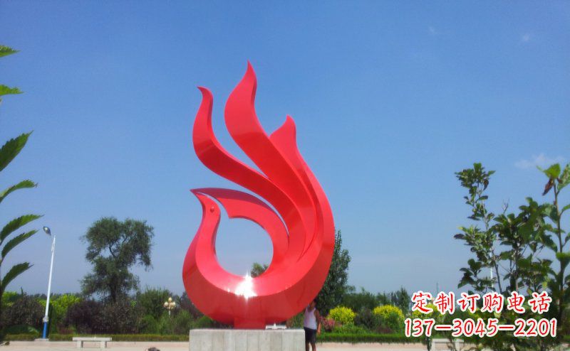 湖北艺术荟萃的凤凰雕塑