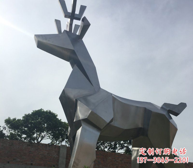 湖北不锈钢几何鹿雕塑