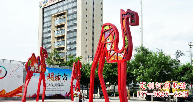 湖北品质精良的公园不锈钢骆驼雕塑