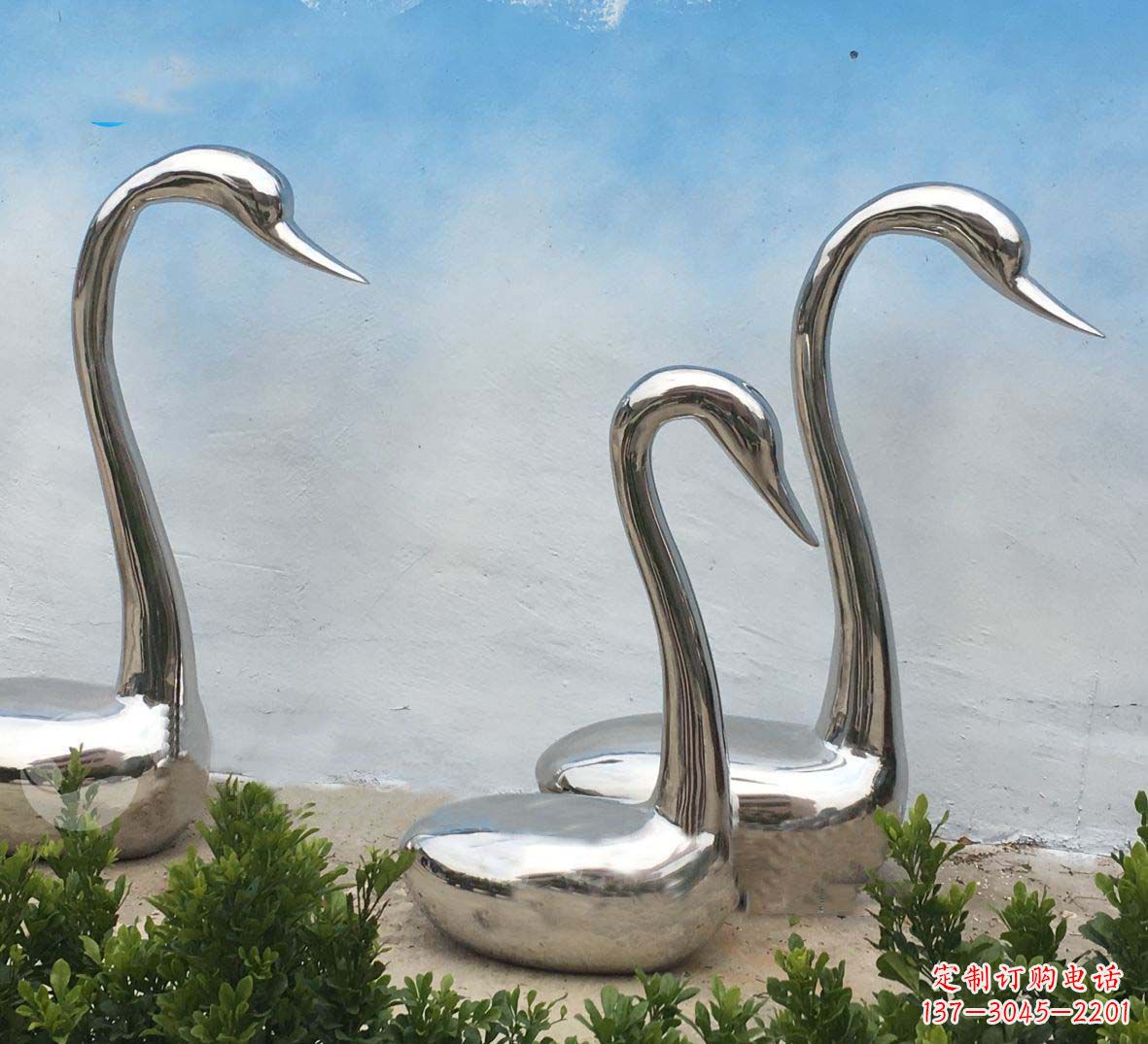 湖北精美不锈钢抽象天鹅座椅雕塑