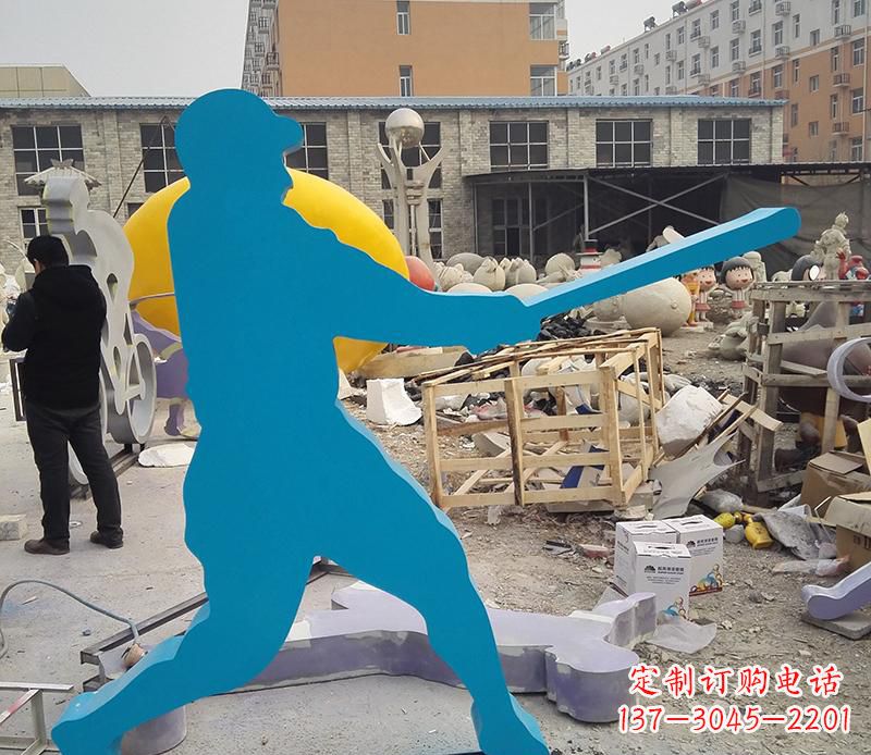 湖北公园不锈钢打棒球雕塑2