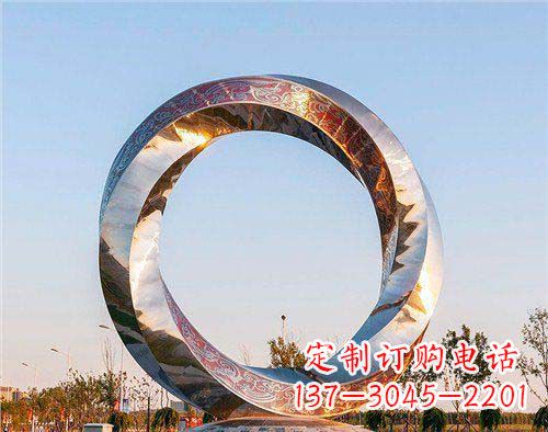 湖北精美的不锈钢圆环景观雕塑