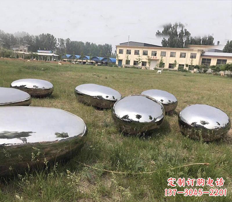湖北精美不锈钢水滴景观雕塑