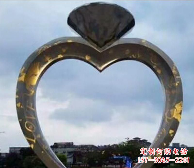 湖北不锈钢大型钻石戒指景观雕塑