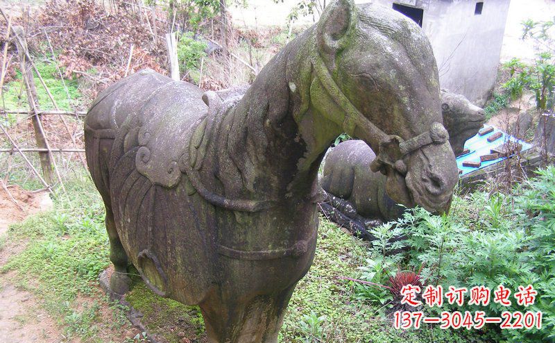 湖北公园抽象马动物铜雕
