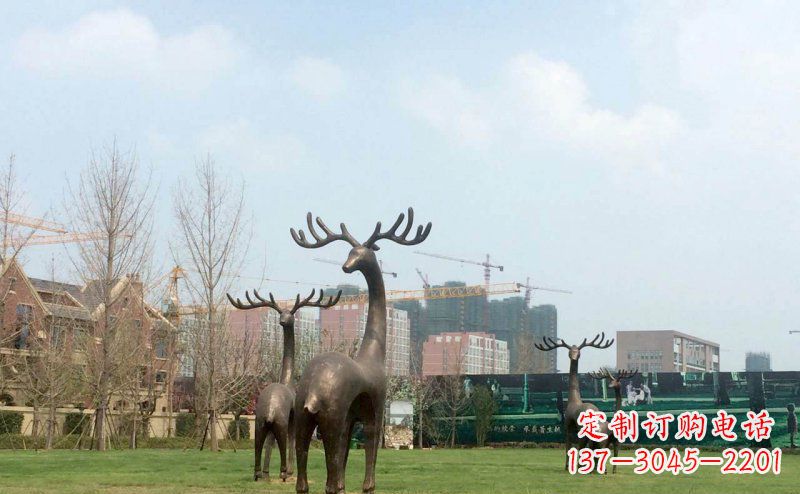 湖北公园抽象梅花鹿动物铜雕