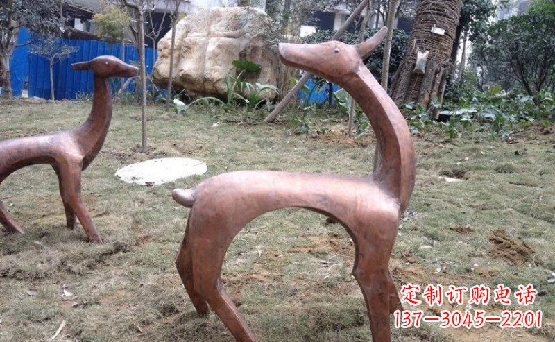 湖北公园抽象小鹿动物铜雕