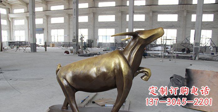 湖北铜制华丽小牛动物雕塑