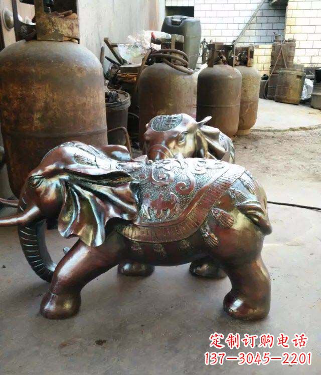 湖北公园大象招财动物铜雕 (2)