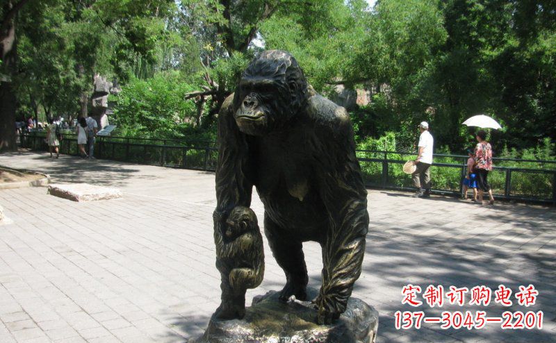 湖北象征力量的猩猩铜雕