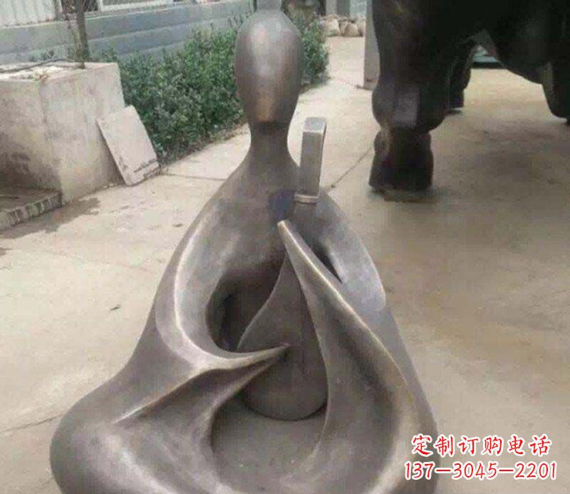 湖北抽象景观弹琵琶铜雕