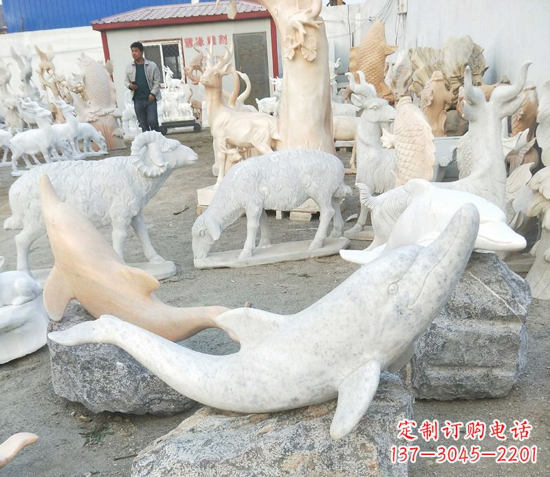 湖北公园动物海豚石雕