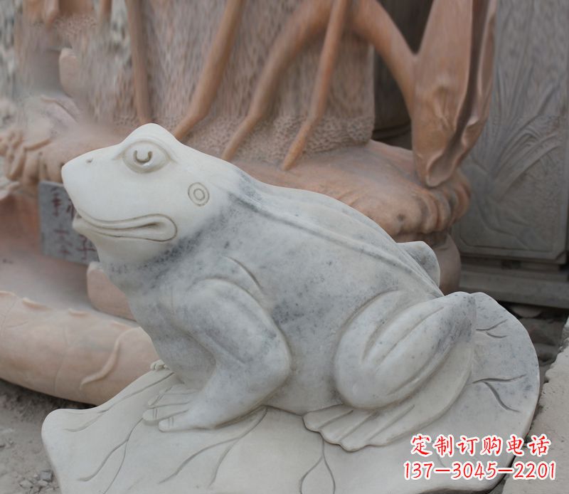 湖北公园动物青蛙景观石雕