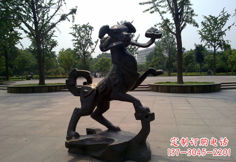 湖北公园动物如意小狗铜雕
