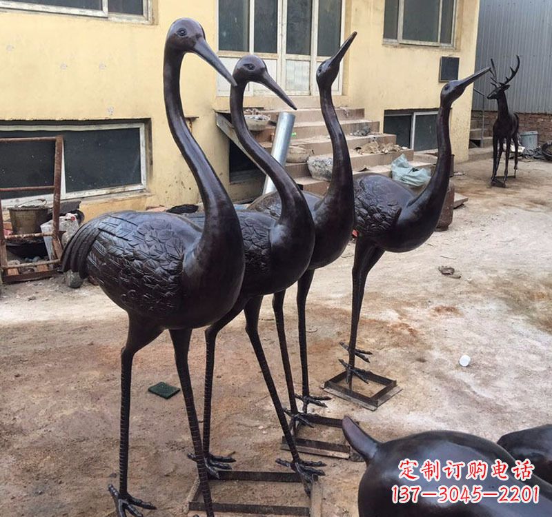 湖北雕刻精致灵动的丹顶鹤铜雕