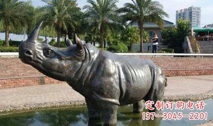 湖北公园动物铜雕犀牛
