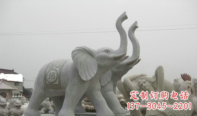 湖北公园动物长鼻大象石雕