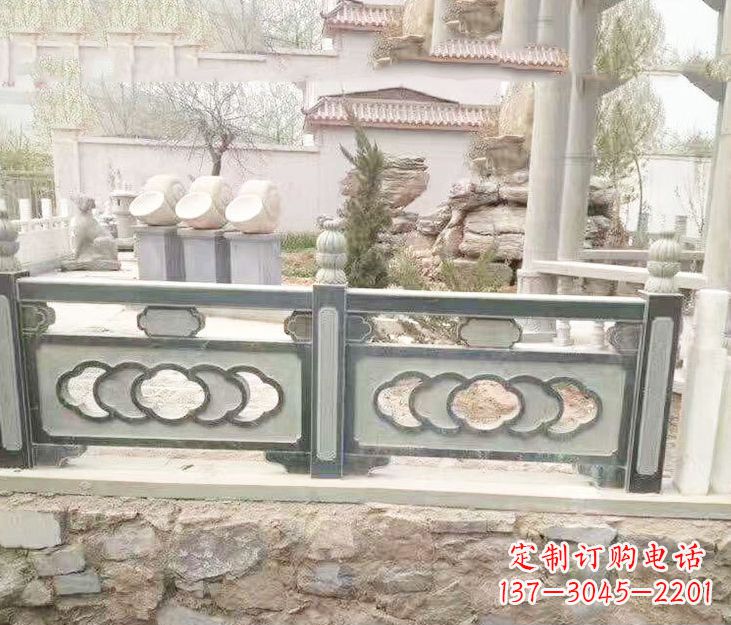 湖北公园仿古风格栏板石雕