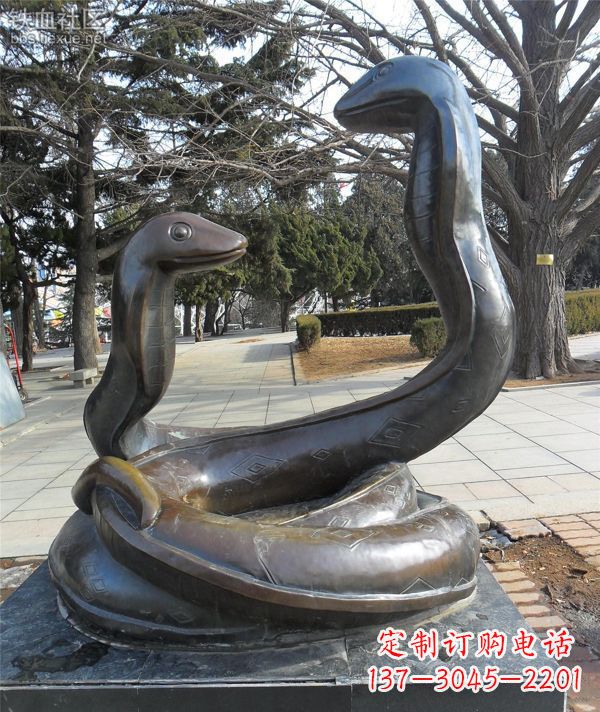 湖北公园景观动物蛇铜雕