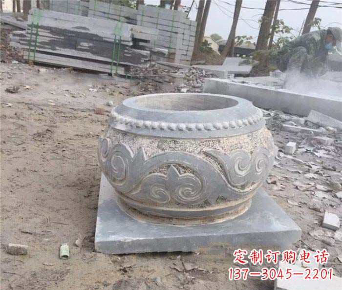 湖北古典风格的仿古石水缸雕塑