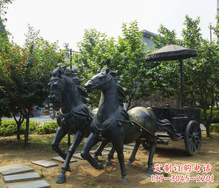 湖北公园景观古代马车铜雕