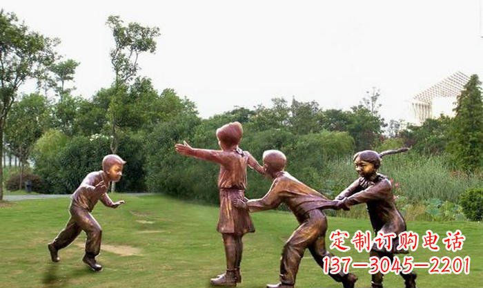 湖北风格多变的老鹰雕塑