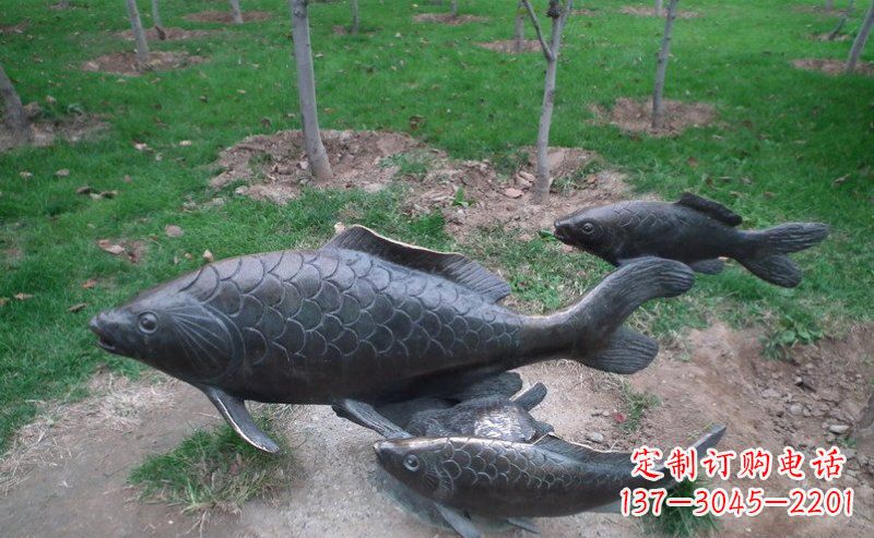 湖北公园鲤鱼动物铜雕
