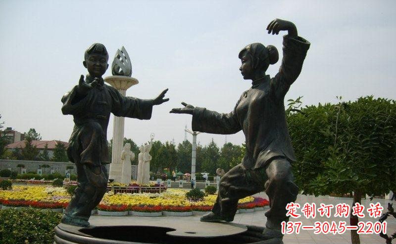 湖北公园练太极拳的人物小品铜雕