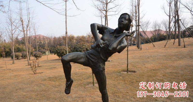湖北优雅美丽,练武女孩铜雕