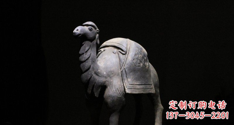 湖北公园骆驼动物铜雕 (3)
