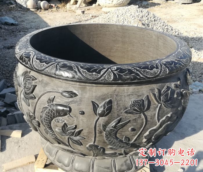 湖北公园青石仿古连年有余石浮雕荷花水缸