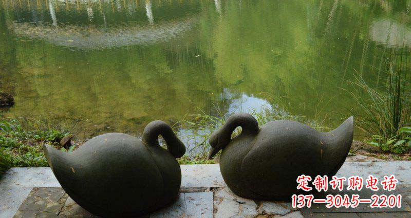 湖北高雅优美的天鹅铜雕
