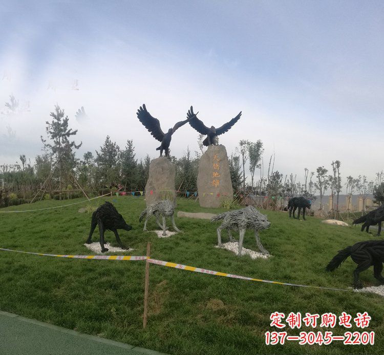 湖北令人惊叹的老鹰雕塑