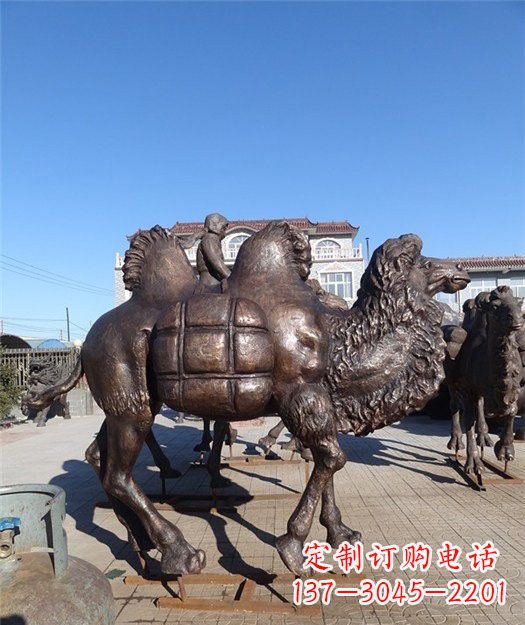 湖北公园铜雕骆驼