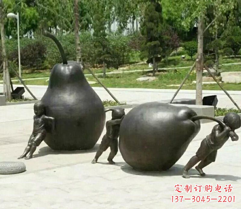 湖北公园推鸭梨的小孩小品铜雕