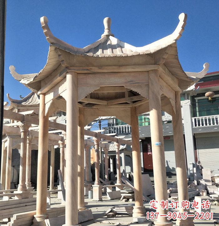 湖北公园晚霞红凉亭雕塑